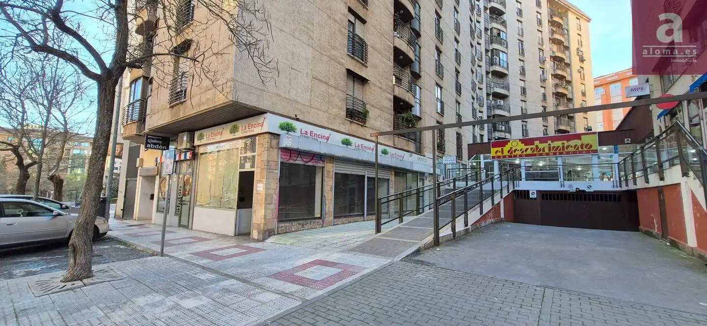 Geschaftsraum zur Miete in Avenida de Portugal, Centro