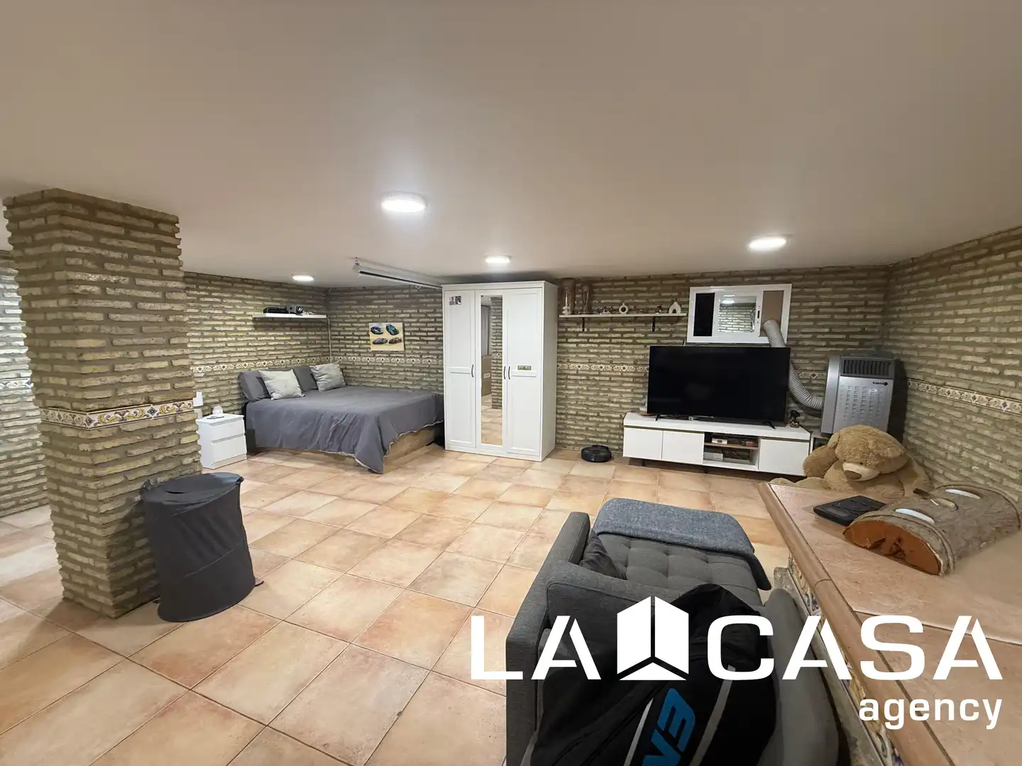 Detached homes for sale in Dos Hermanas  with Air Conditioner, Terrace and Storage room