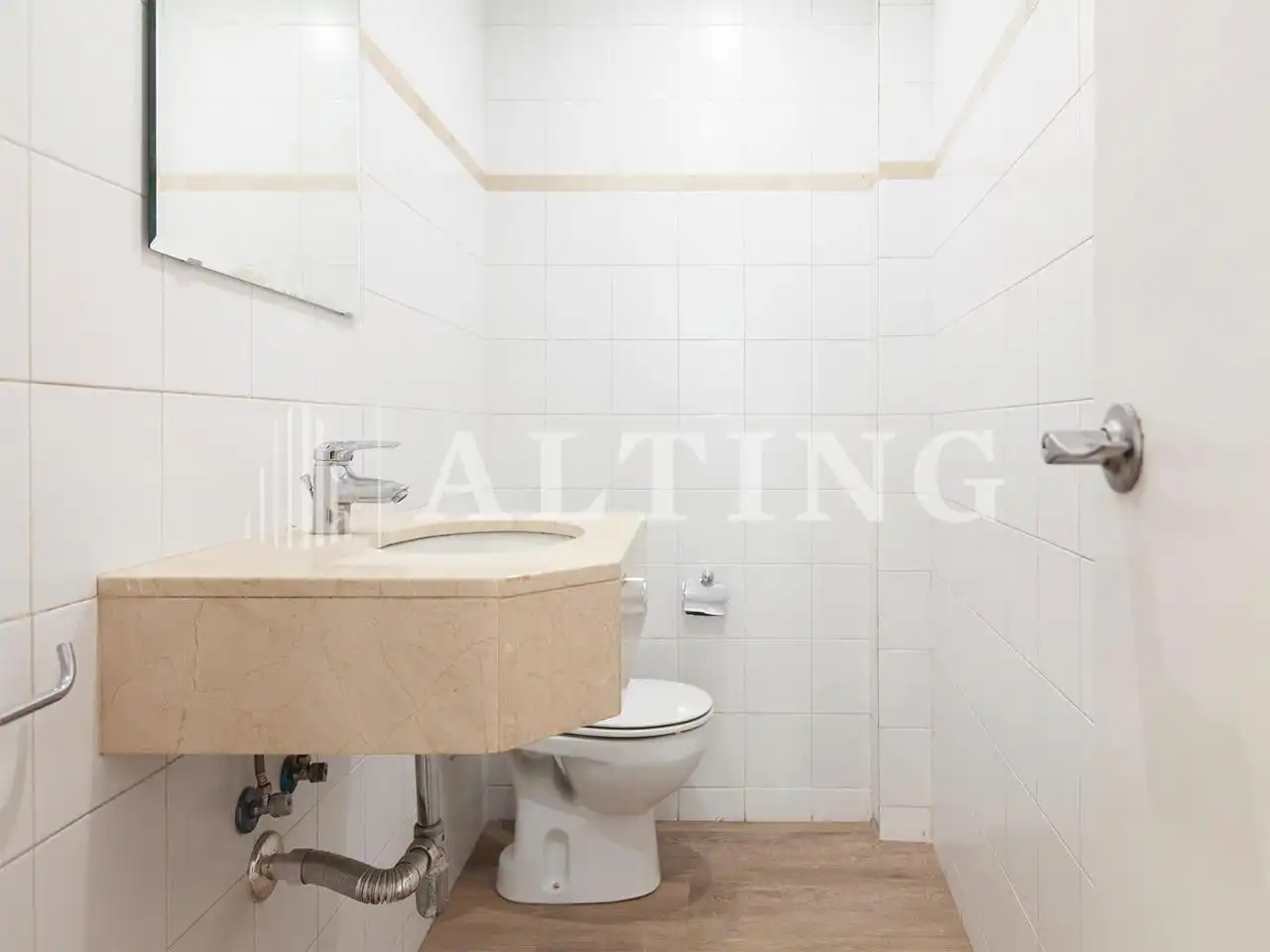 Office space with lift to rent in Catalunya, imagen 50