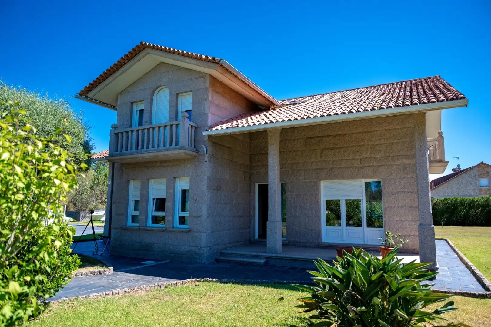 Vista exterior de Casa o chalet en venta en A Illa de Arousa  con Calefacción, Jardín privado y Terraza