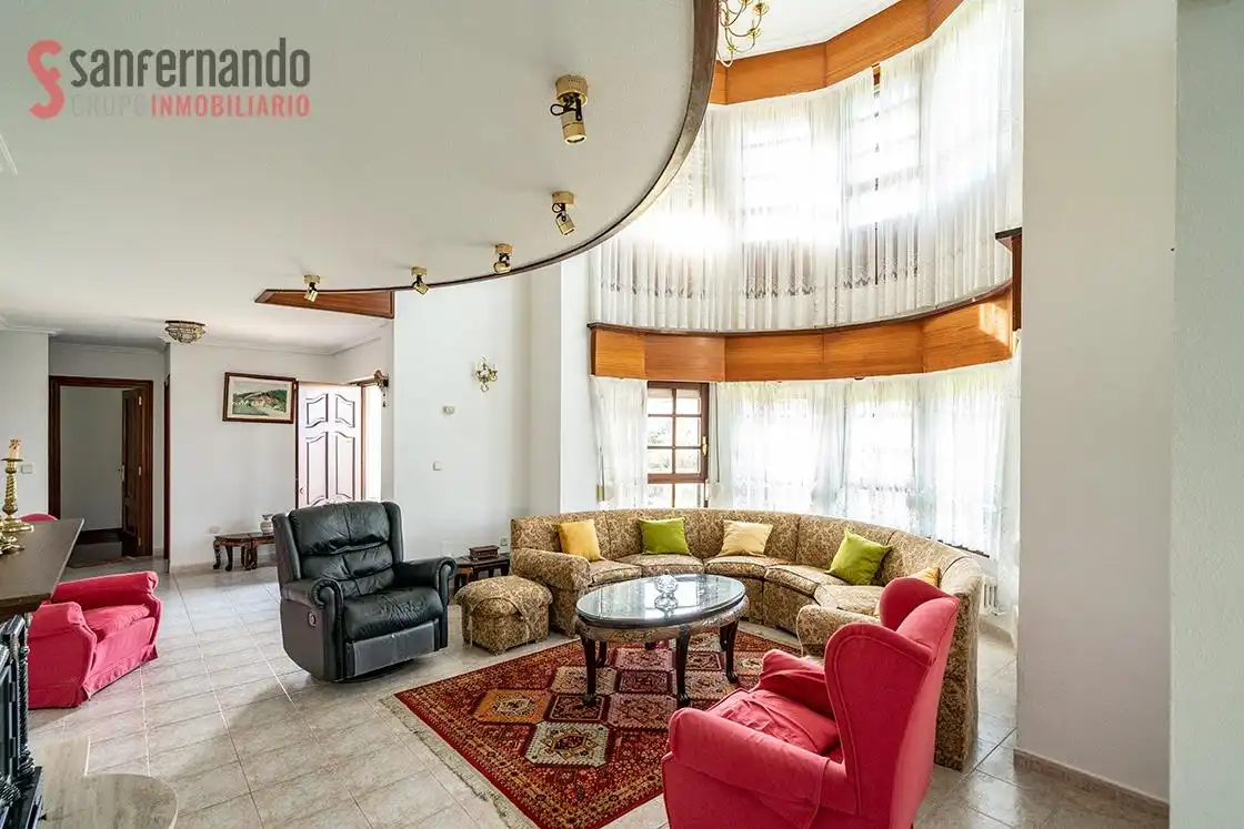 Sala de estar de Casa o chalet en venta en Penagos con Calefacción, Jardín privado y Parquet