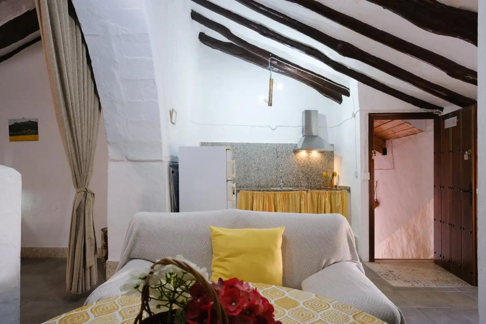 Sala d'estar de Casa adosada en venda en Teba amb Aire condicionat, Jardí privat i Piscina