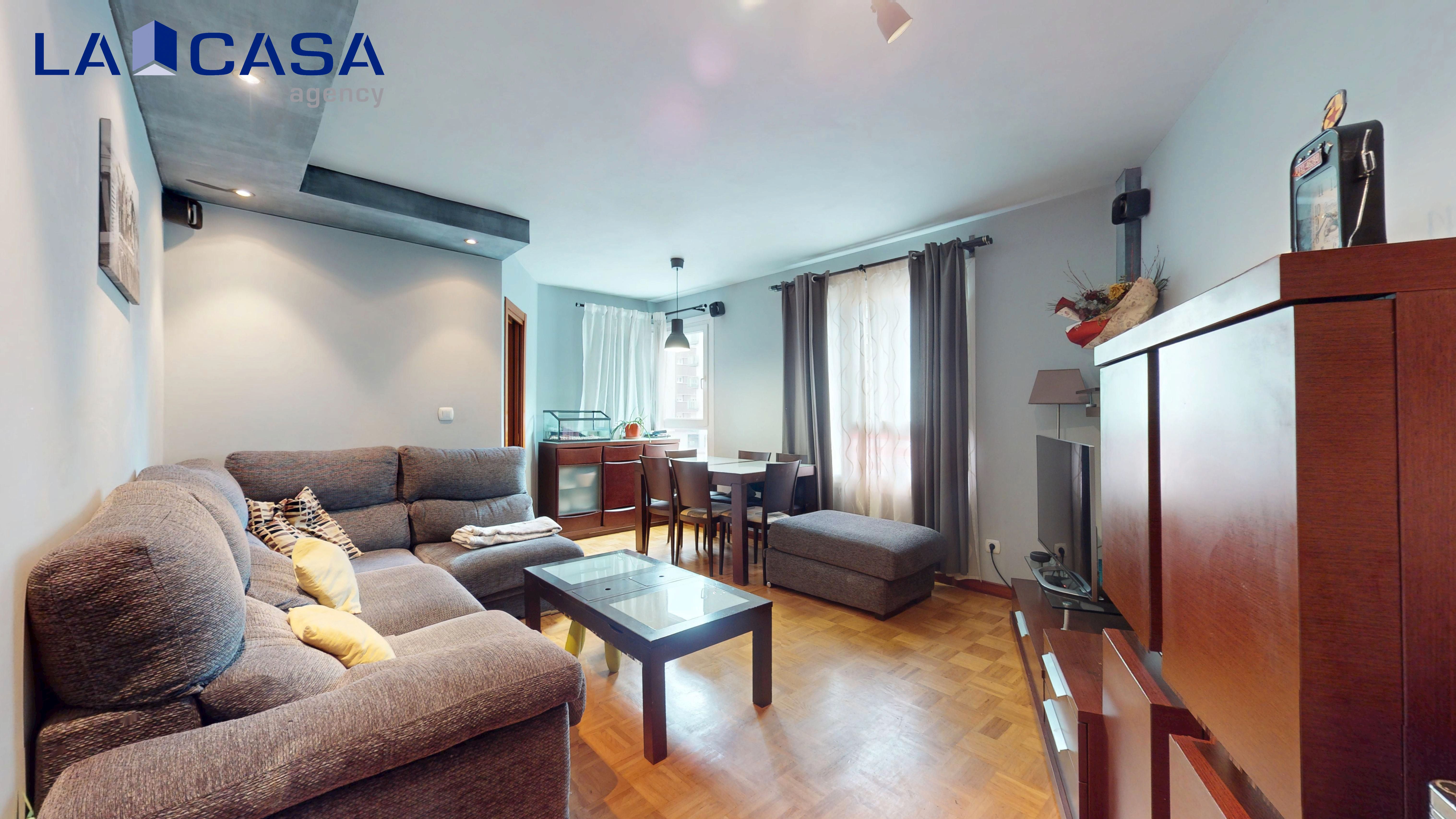 Living room of Flat for sale in Bilbao   with Storage room