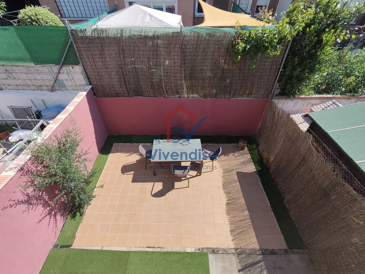 Terrasse von Einfamilien-Reihenhaus zur Miete in Torija mit Heizung, Privatgarten und Terrasse