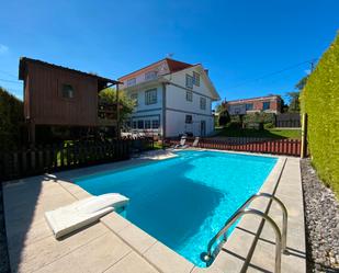 Piscina de Casa o xalet en venda en Santiago de Compostela  amb Terrassa i Piscina