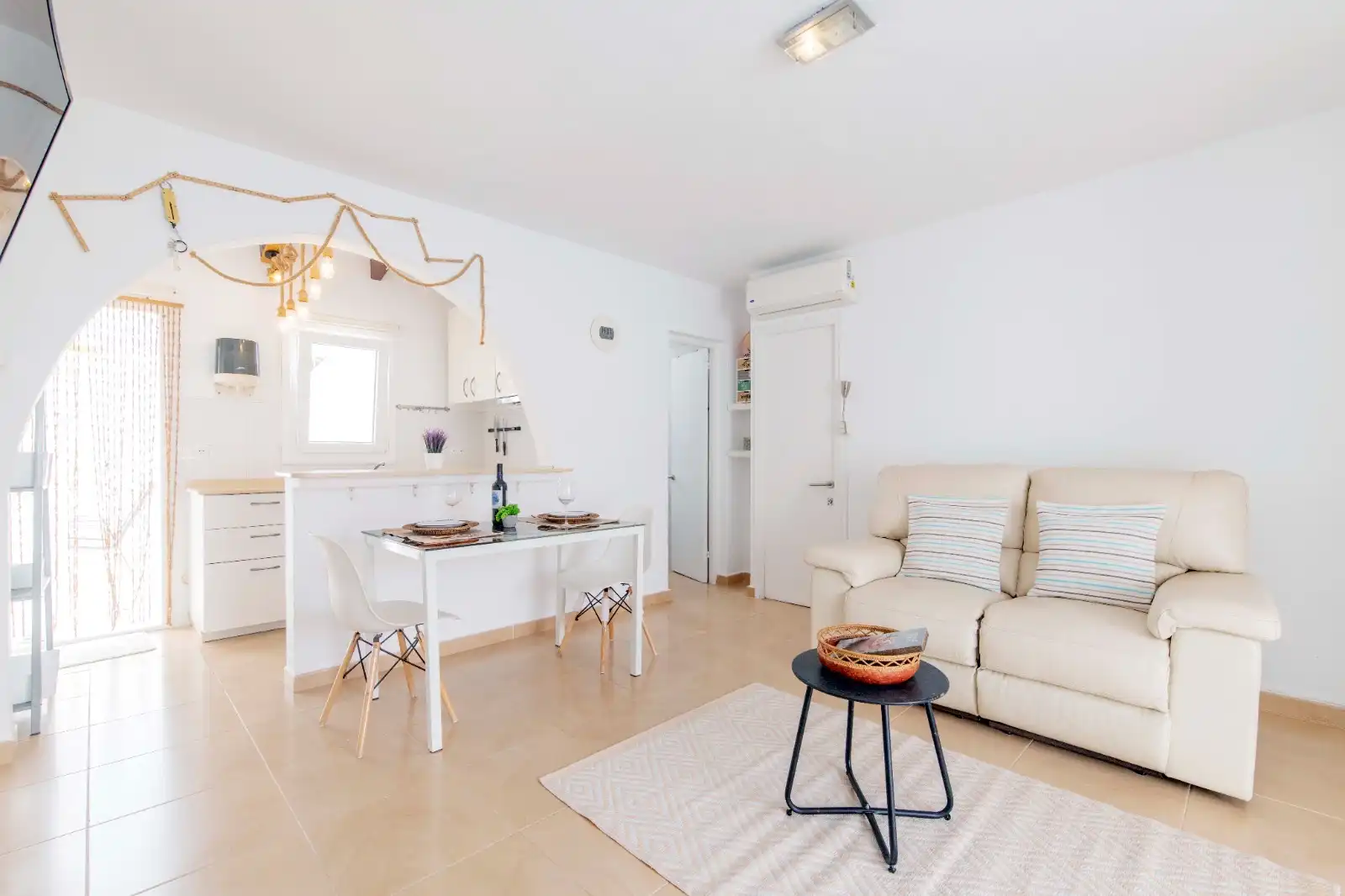 Sala d'estar de Casa o xalet en venda en Alaior amb Aire condicionat, Jardí privat i Terrassa