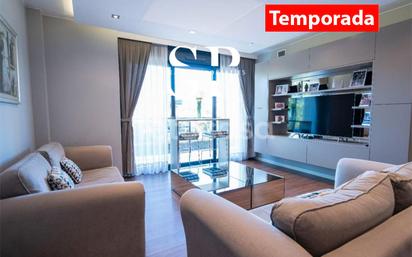 Living room of Flat to rent in  Barcelona Capital  with Air Conditioner, Parquet flooring and Storage room