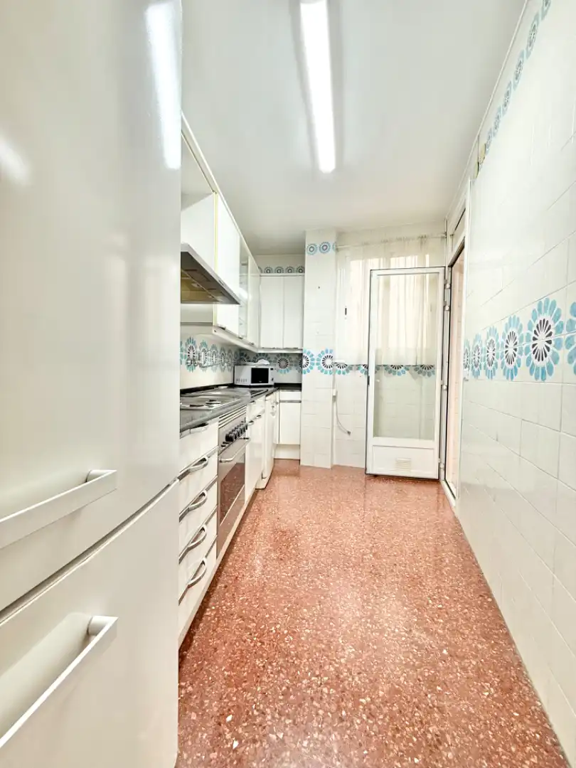 Kitchen of Flat for sale in Sant Just Desvern  with Air Conditioner, Heating and Parquet flooring