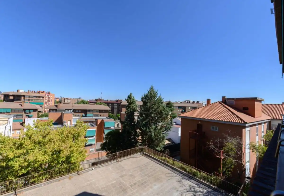 Vista exterior de Apartament de lloguer en Madrid amb Aire condicionat, Moblat i Forn