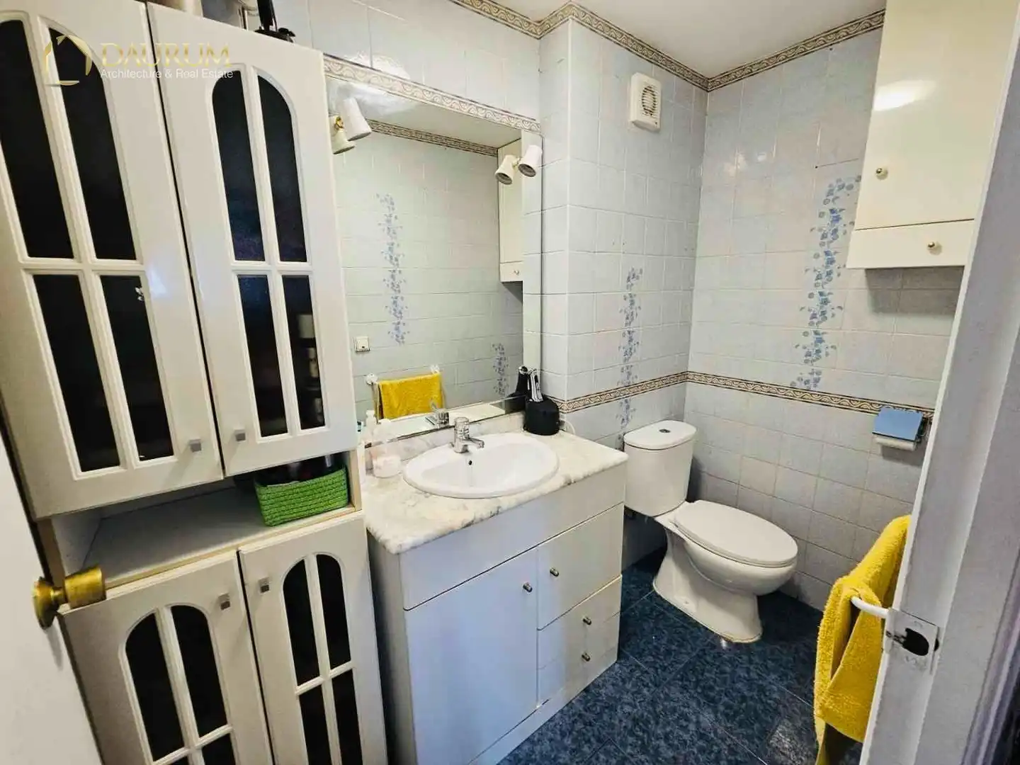 Bathroom of Flat for sale in Málaga  with Air Conditioner, Heating and Terrace