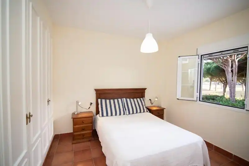 Habitación de Casa o chalet en venta en Chiclana de la Frontera con Aire acondicionado, Jardín privado y Trastero