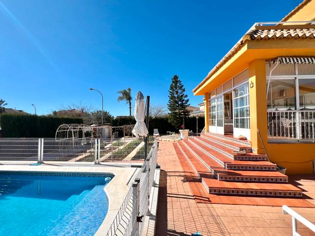 Casa-chalet en Venta en Calle Poniente en Marines