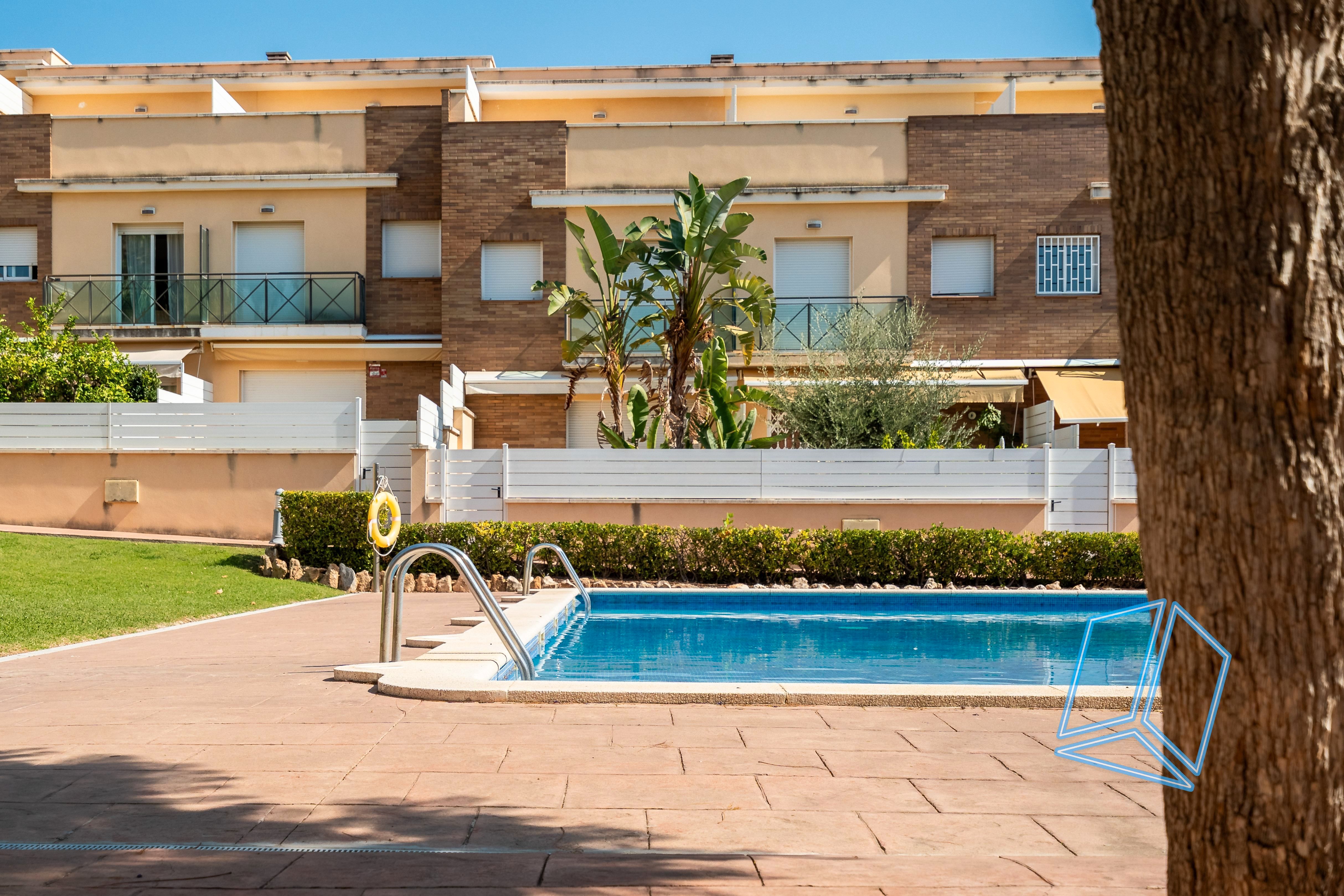 Piscina de Casa o chalet en venta en Calafell con Terraza, Trastero y Balcón