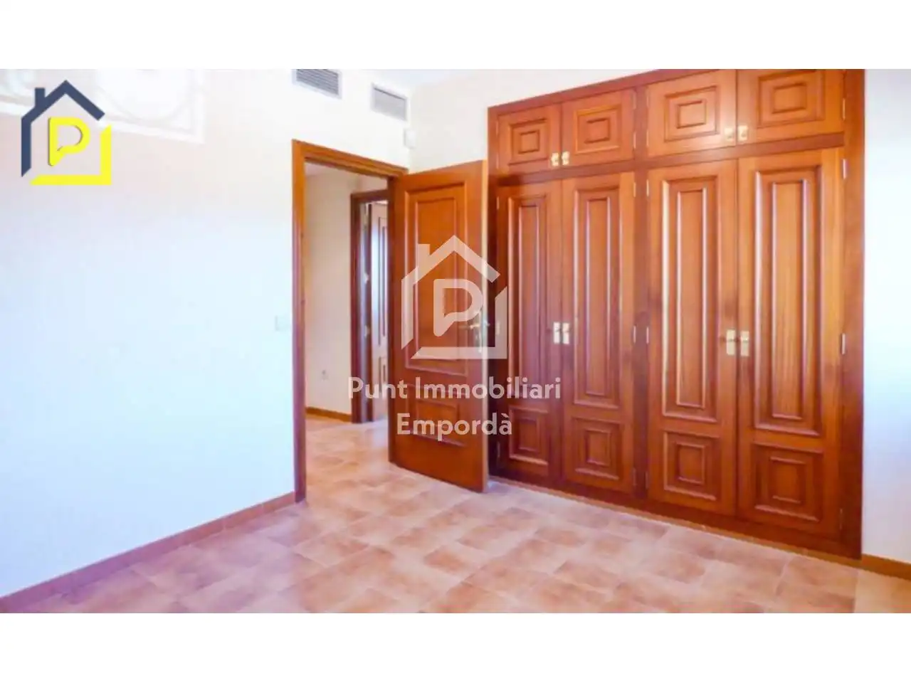Habitación de Casa o chalet en venta en Sant Climent Sescebes con Calefacción, Jardín privado y Terraza