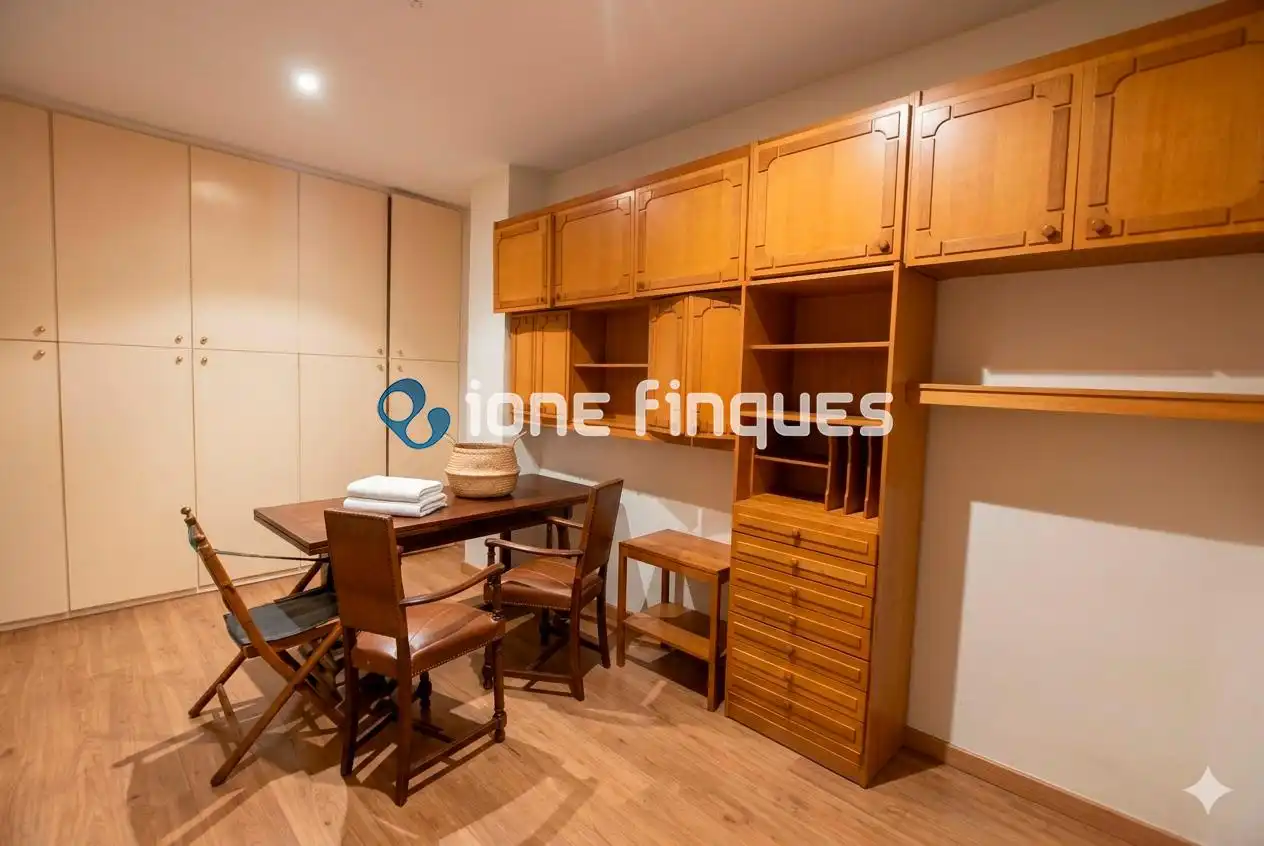 Wohnung zum Verkauf in Barcelona mit Heizung, Privatgarten und Abstellraum