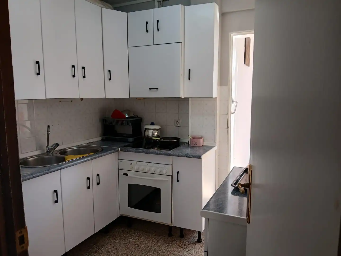 Küche von Wohnung zum Verkauf in  Sevilla Capital mit Klimaanlage