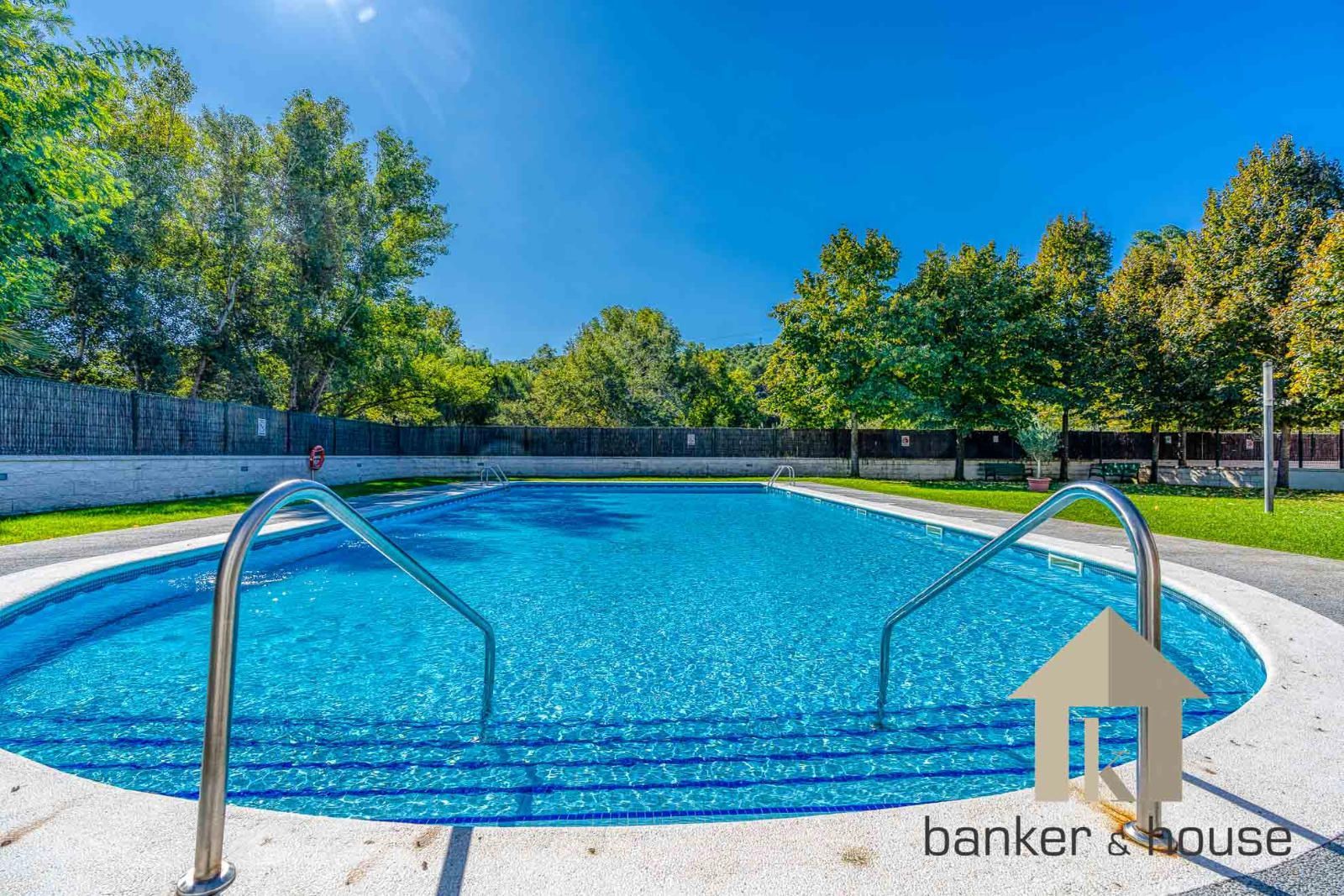 Piscina de Àtic en venda en Cerdanyola del Vallès amb Aire condicionat, Calefacció i Terrassa