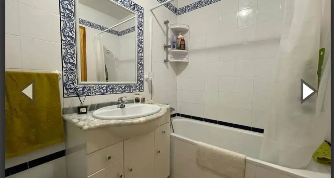 Baño de Casa adosada en venta en Pilar de la Horadada con Aire acondicionado, Calefacción y Jardín privado