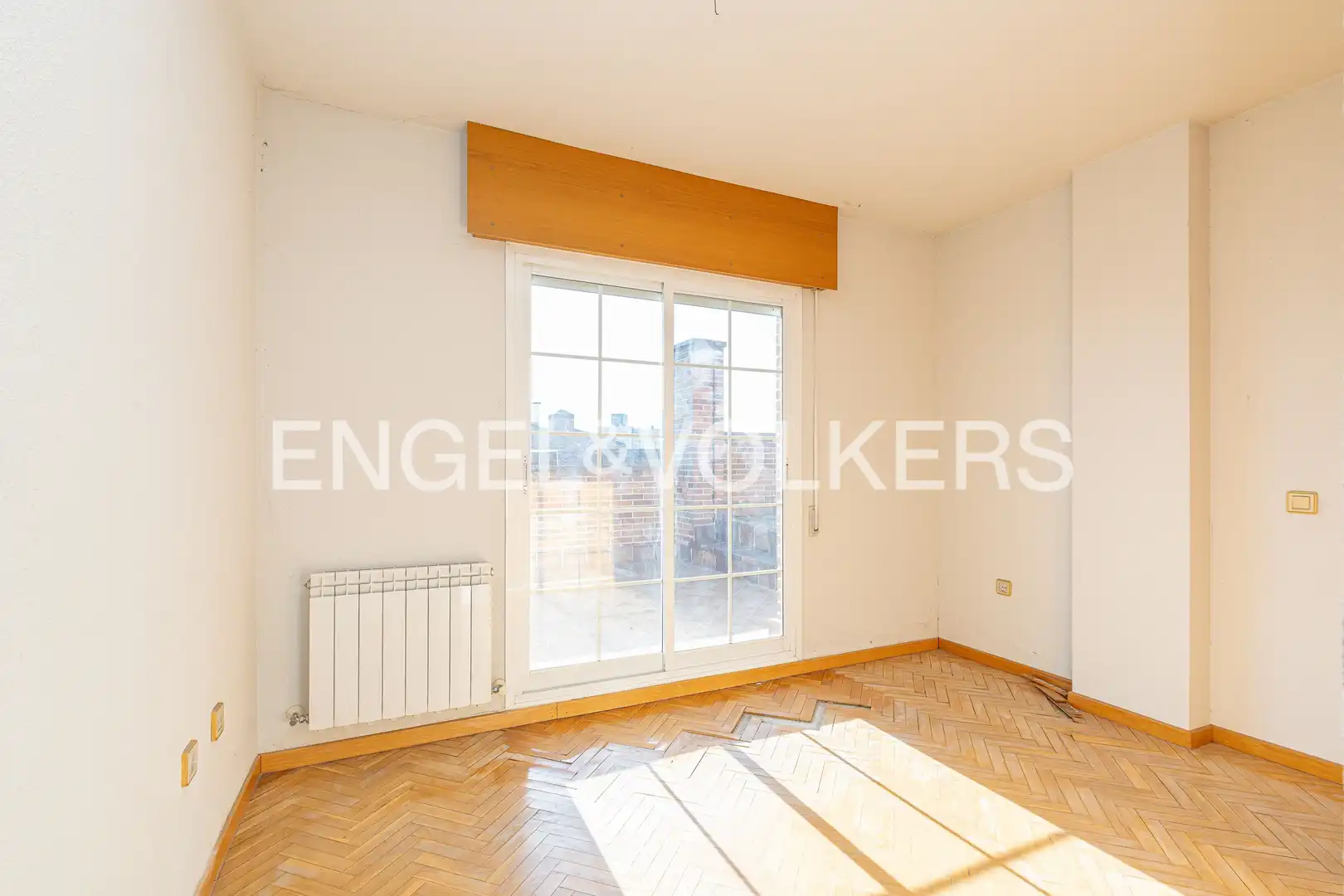 Esszimmer von Dachboden zum Verkauf in Coslada mit Heizung, Parkett und Terrasse