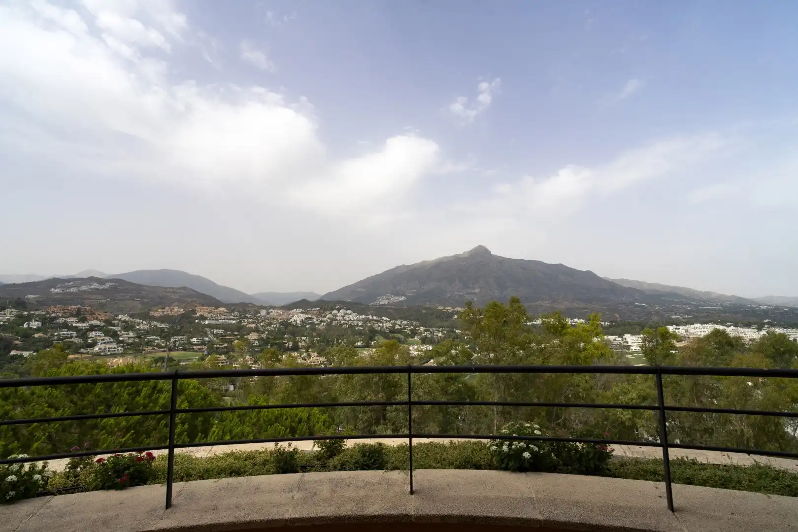 Penthouse with terrace for sale in Nueva Andalucía, imagen 25