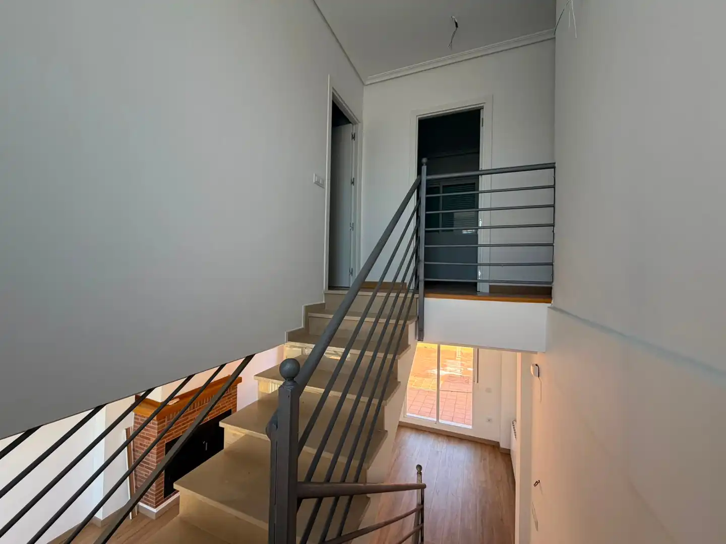 Casa adosada en venda en Utiel amb Calefacció, Parquet i Terrassa
