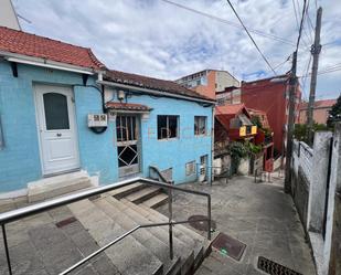 Vista exterior de Casa o xalet en venda en Vigo  amb Terrassa