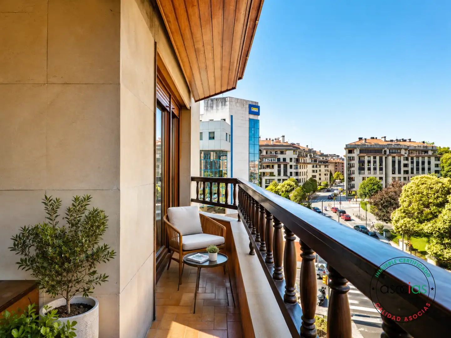 Terrassa de Pis en venda en Gijón  amb Calefacció, Jardí privat i Parquet