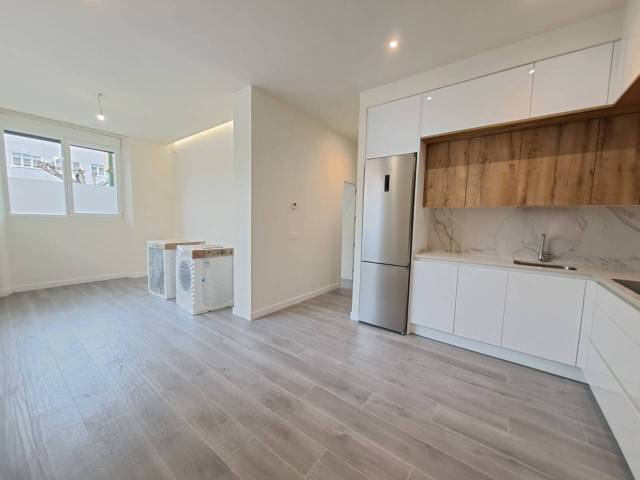 Piso en Venta en Calle Tesorera en Plantío - Alcampo