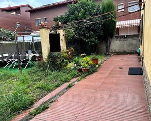 Jardí de Casa o xalet en venda en Montcada i Reixac amb Calefacció i Jardí privat