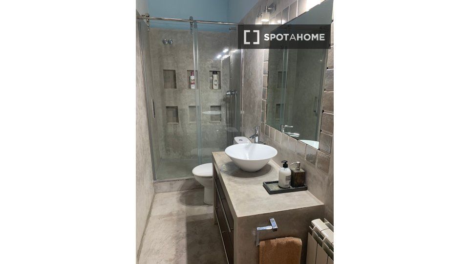 Bany de Pis de lloguer en Mataró amb Aire condicionat, Calefacció i Moblat