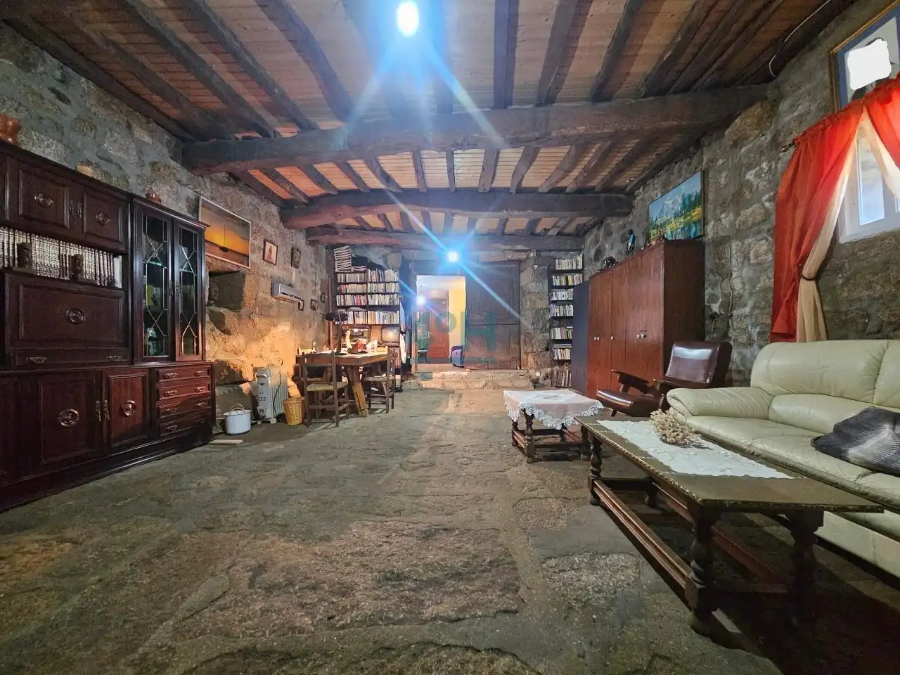 Finca rústica en venta en Beade  con Jardín privado y Amueblado