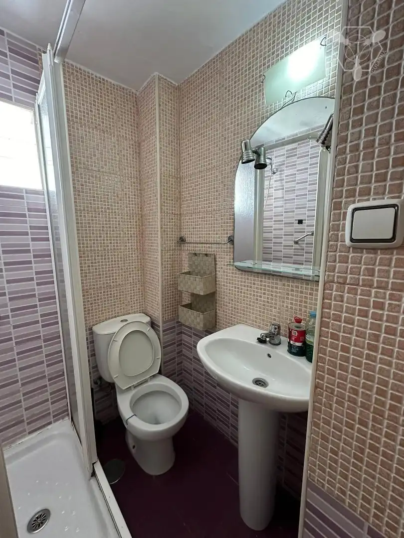 Baño de Piso de alquiler en Huelva con Amueblado