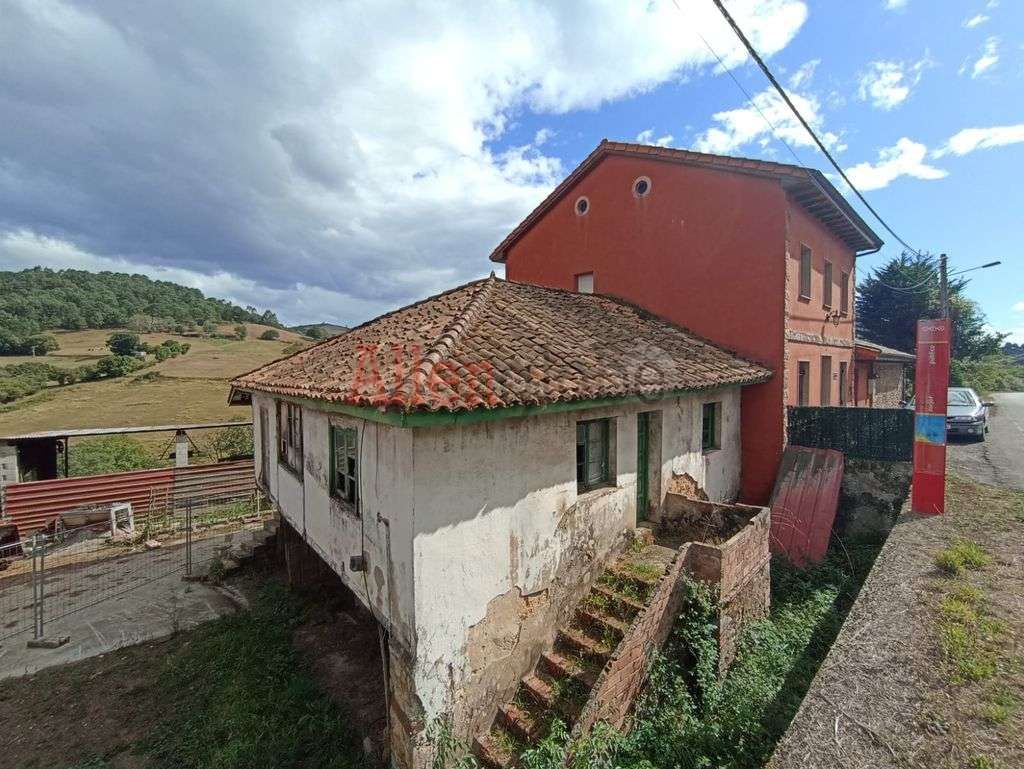 Exterior view of House or chalet for sale in Llanera