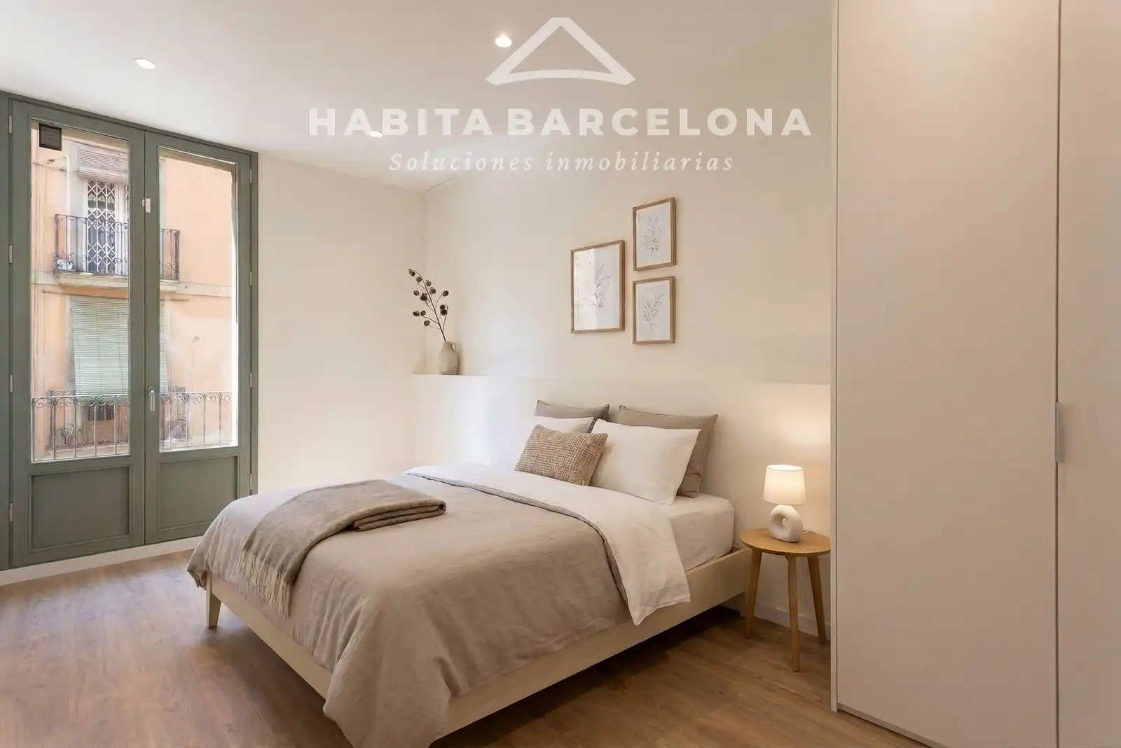 Habitación de Dúplex en venta en Barcelona con Aire acondicionado, Calefacción y Jardín privado