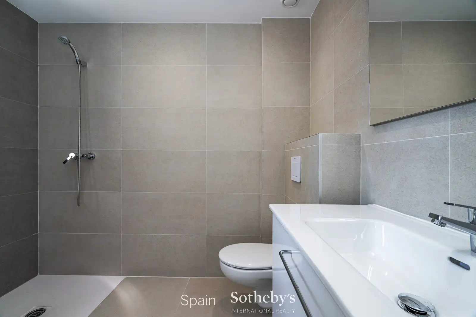 Casa pareada con piscina en venta en Carrer Requesens, imagen 16