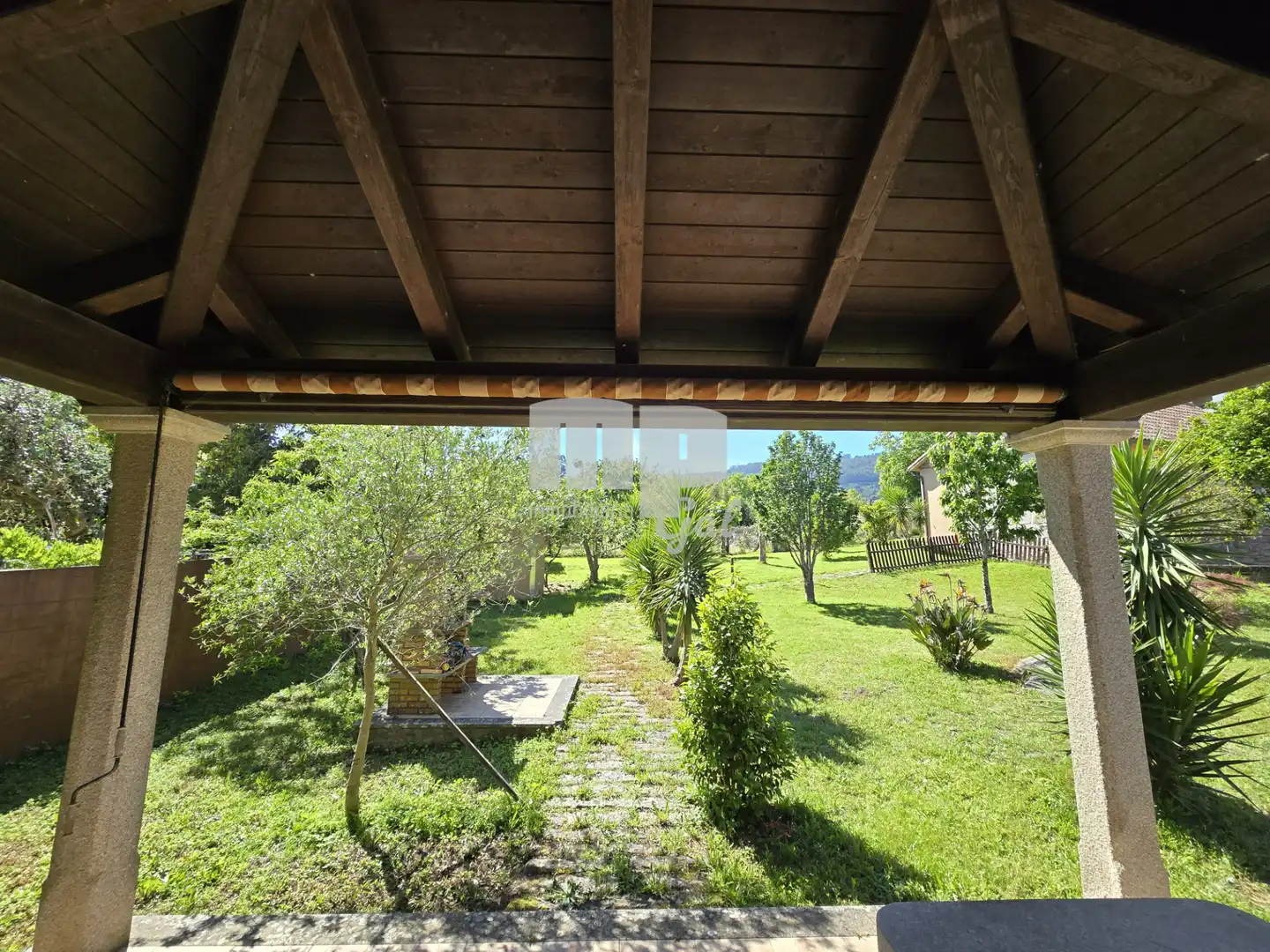 Jardí de Finca rústica en venda en Moaña amb Jardí privat, Traster i Moblat