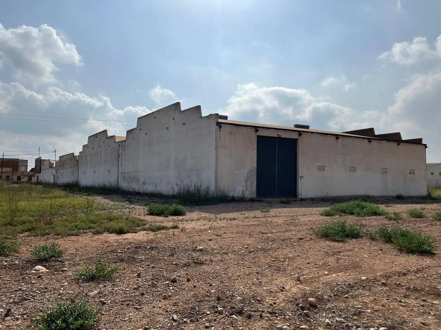 Vista exterior de Nau industrial en venda en Cartagena amb Calefacció