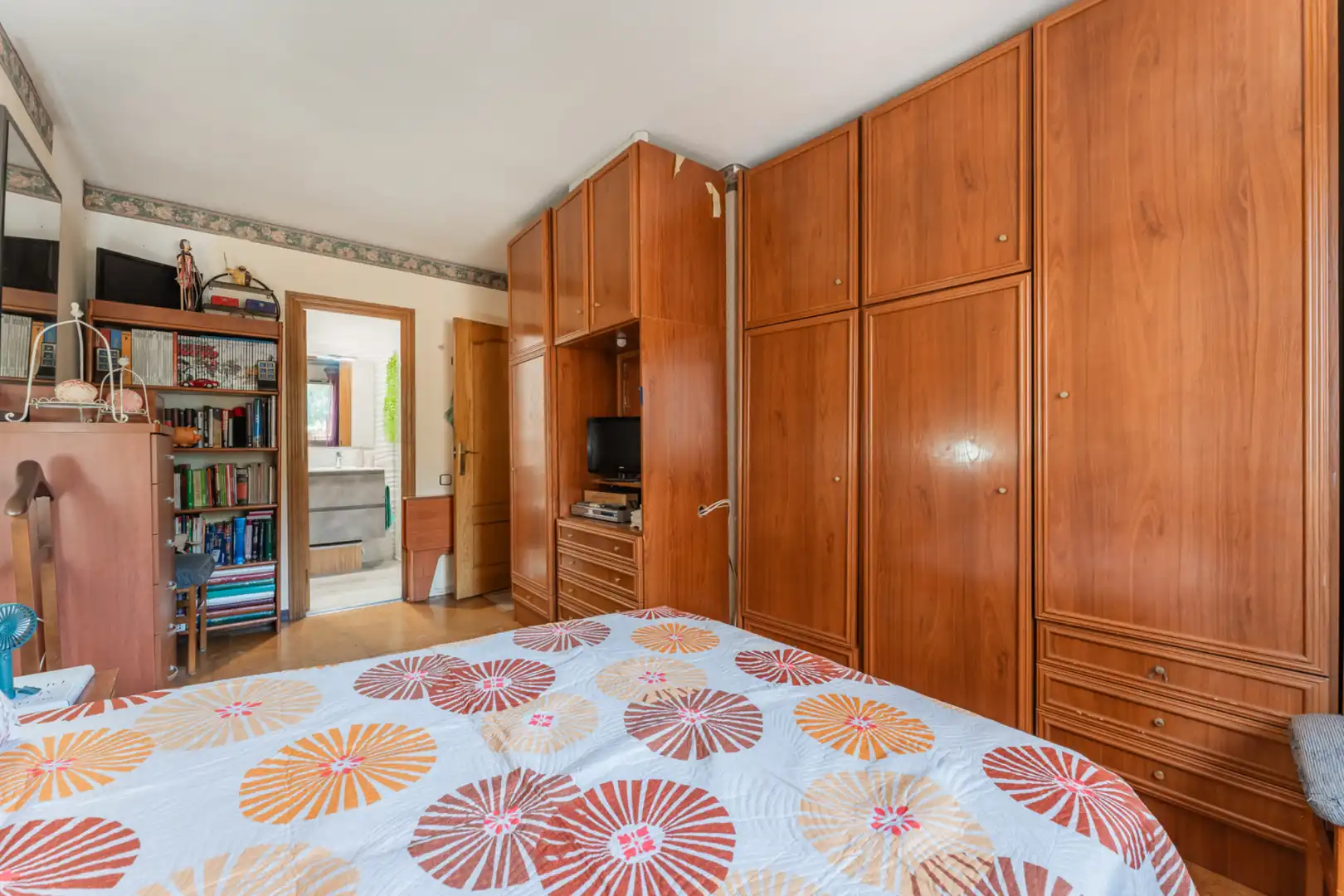 Habitación de Piso en venta en Badalona con Parquet y Balcón