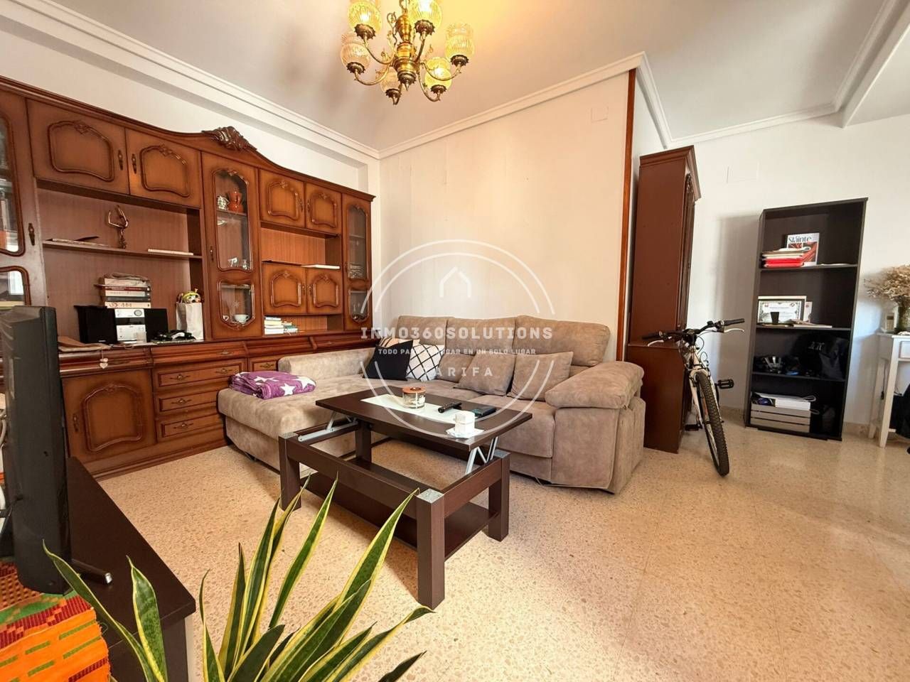 Sala d'estar de Pis en venda en Tarifa amb Terrassa i Moblat