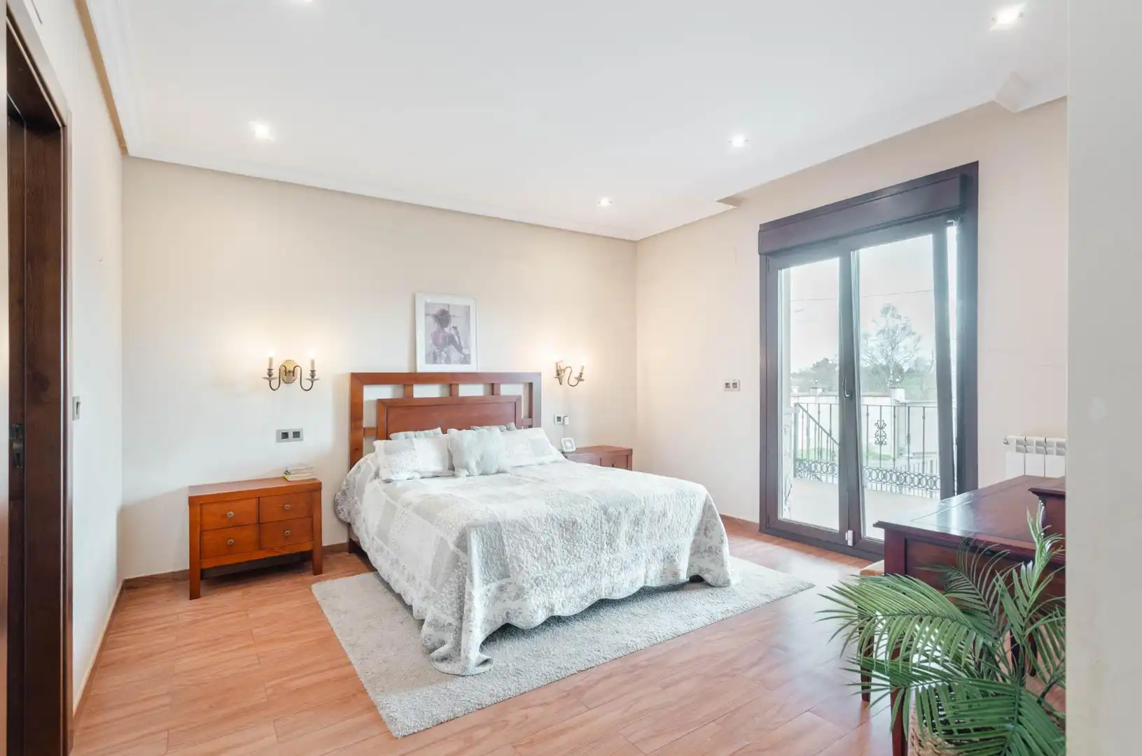 Habitación de Casa o chalet en venta en Santo Adriano con Calefacción, Piscina y Alarma