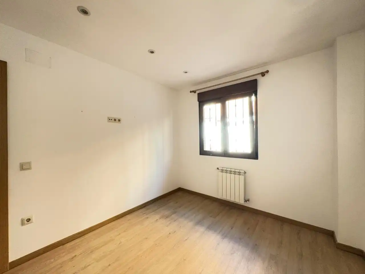 Ground floor for rent in Calle Juan Carlos I, Casco Antiguo