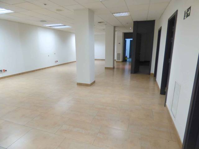 Local comercial en Alquiler en Avinguda de la Constitució en Onil