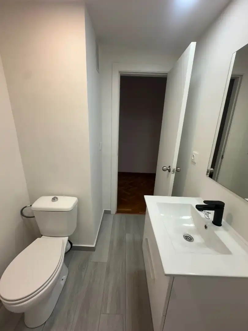 Baño de Piso en venta en Valencia con Parquet, Terraza y Balcón