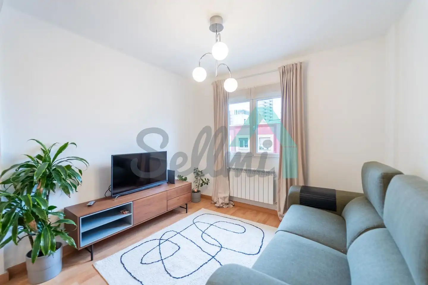Living room of Flat for rent in Oviedo   with Heating, Furnished and Internet
