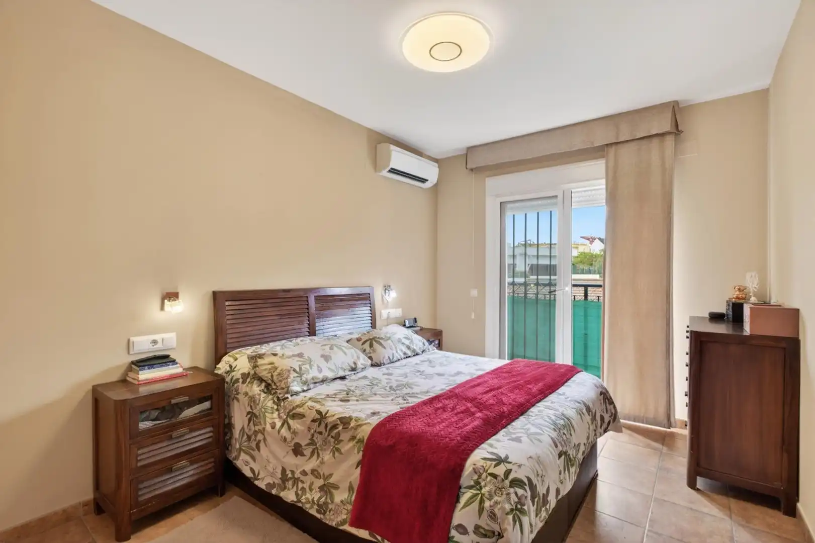 Habitación de Casa adosada en venta en Alhaurín de la Torre con Aire acondicionado, Terraza y Trastero