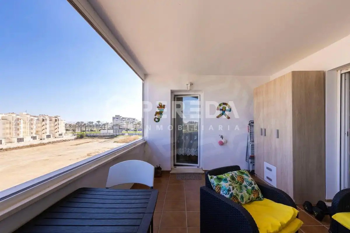 Terrasse von Wohnung zum Verkauf in Roquetas de Mar mit Klimaanlage, Privatgarten und Terrasse