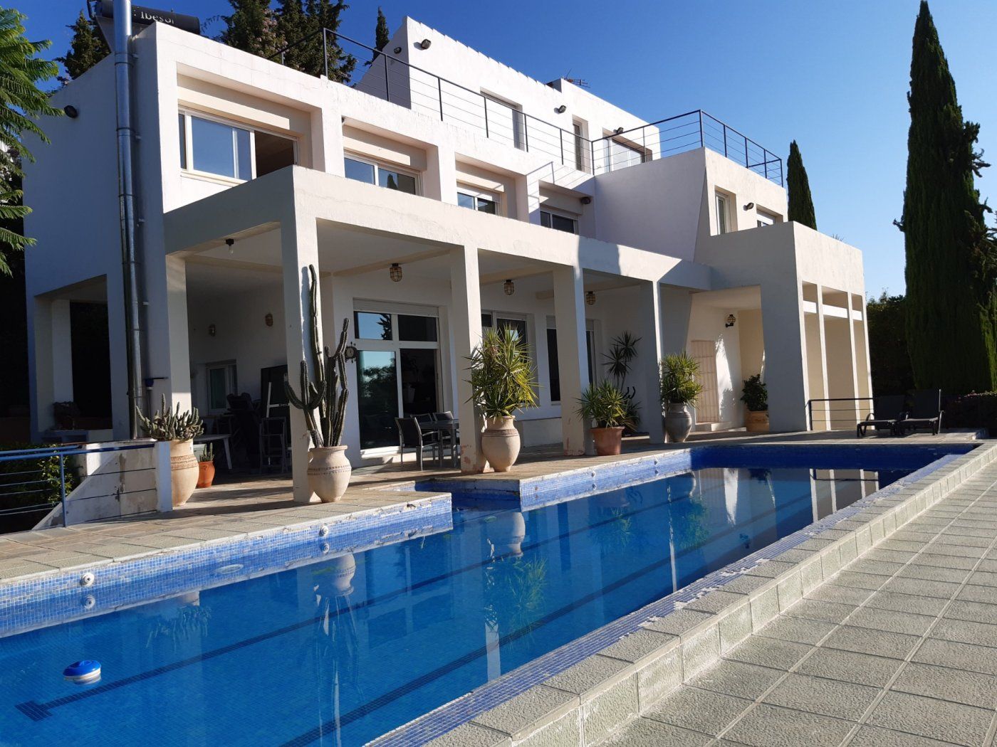 Piscina de Casa o xalet en venda en  Córdoba Capital amb Aire condicionat, Calefacció i Jardí privat