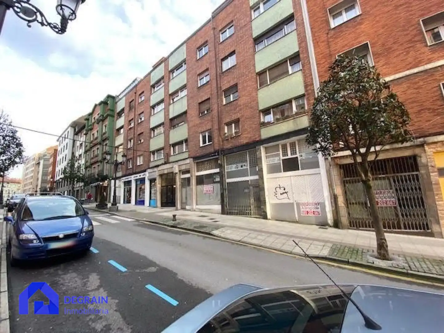 Außenansicht von Erdgeschoss zur Miete in Oviedo  mit Abstellraum und Möbliert