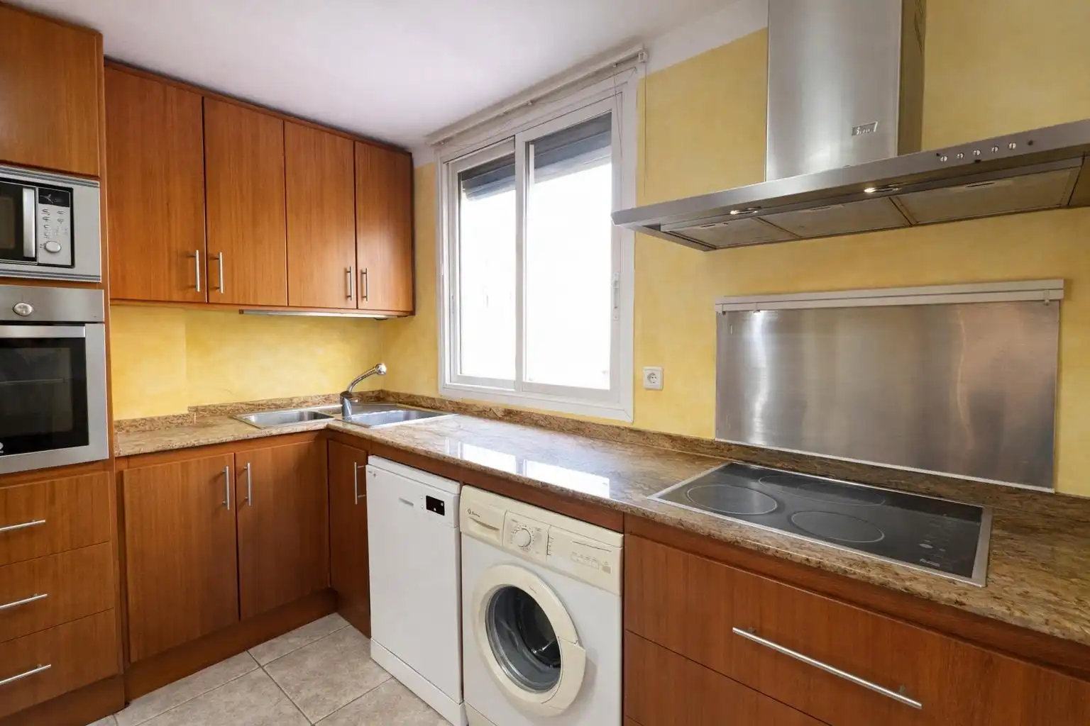 Cuina de Pis en venda en  Palma de Mallorca amb Calefacció, Terrassa i Balcó