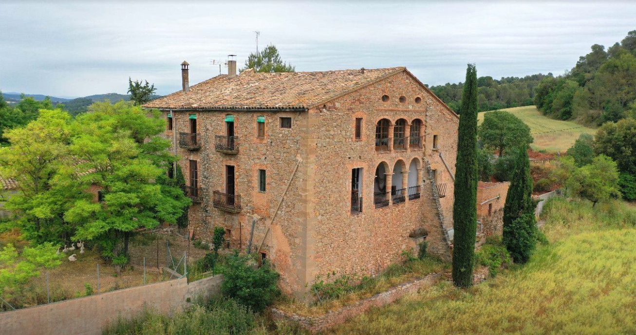 Vista exterior de Finca rústica en venda en Artés amb Calefacció, Jardí privat i Terrassa